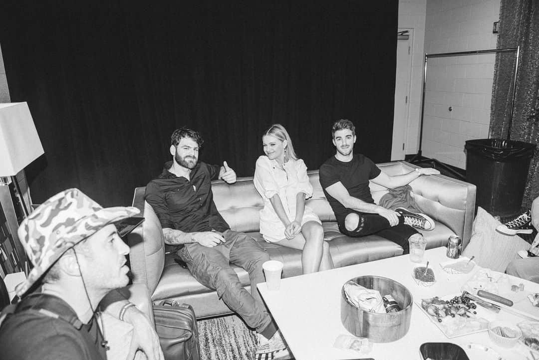 Kelsea Balleriniさんのインスタグラム写真 - (Kelsea BalleriniInstagram)「CMA FEST TONIGHT // BTS @_blythethomas」8月5日 2時21分 - kelseaballerini