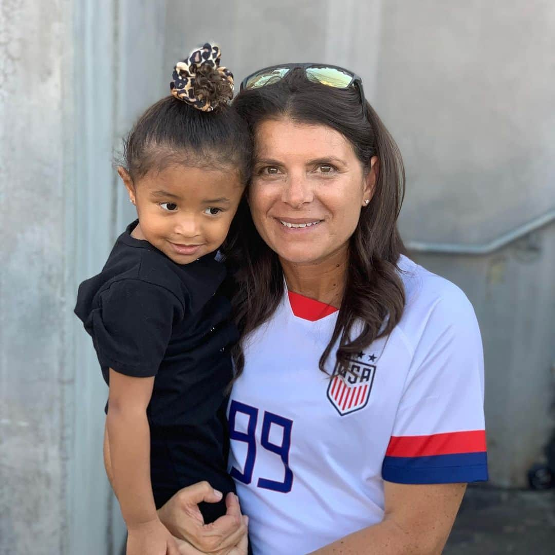 コービー・ブライアントさんのインスタグラム写真 - (コービー・ブライアントInstagram)「Bianka and the #goat named Mia #uswnt」8月5日 2時23分 - kobebryant