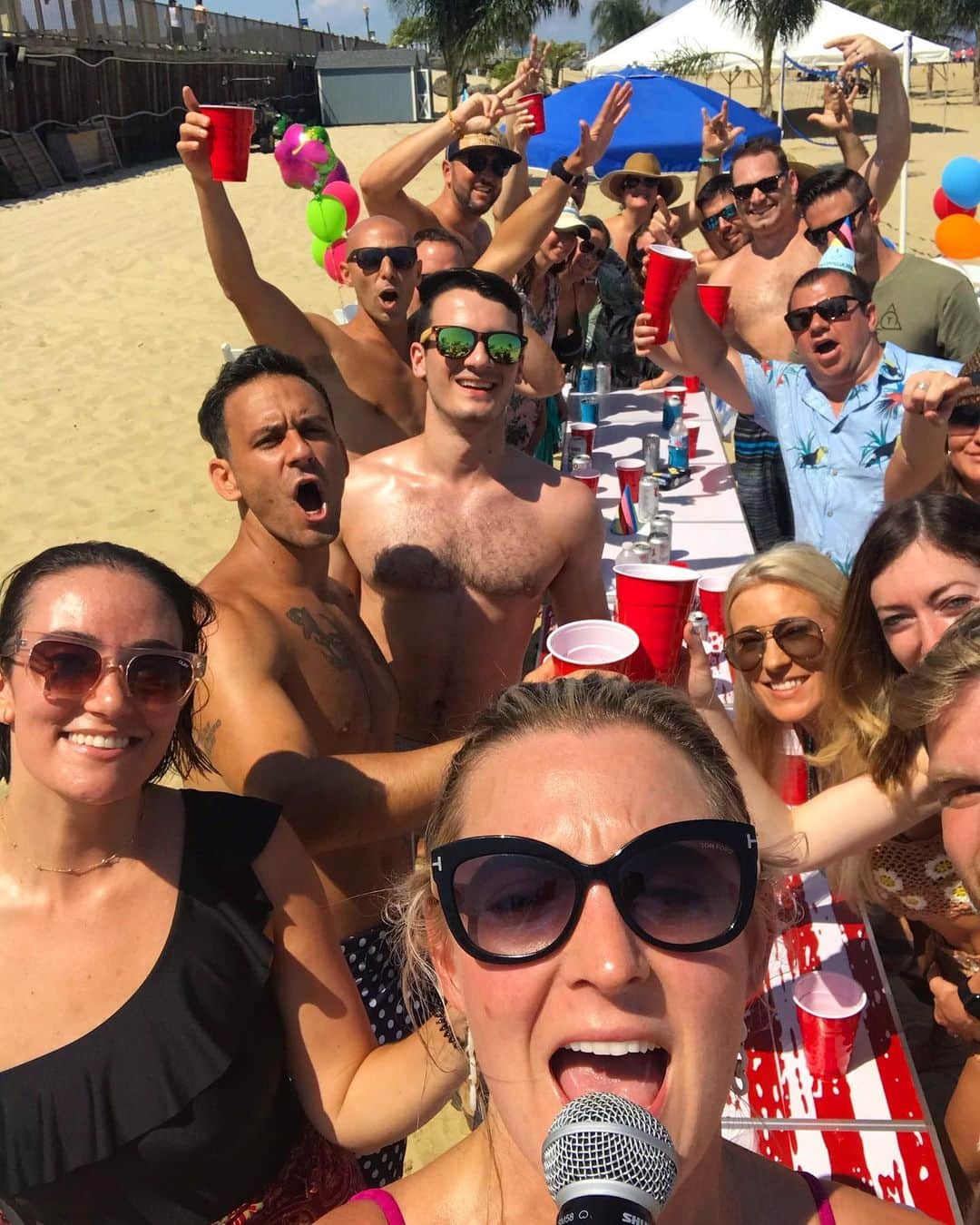 ファンクマスター・フレックスのインスタグラム：「#Ad Shhhhhh! Private Party! FLIP CUP ACTIVITIES! Happy Birthday Tommy (blue shirt) and Ryan - all 3 of us born August5TH! They took over a large portion of the beach! Kelley the wings was popping! FunkFlex on the set! @djhrnyc on the opening set! @ciroc was heavy! #LeoSeason OCEAN PARK RESORT AND SPA! LONG BRANCH!」