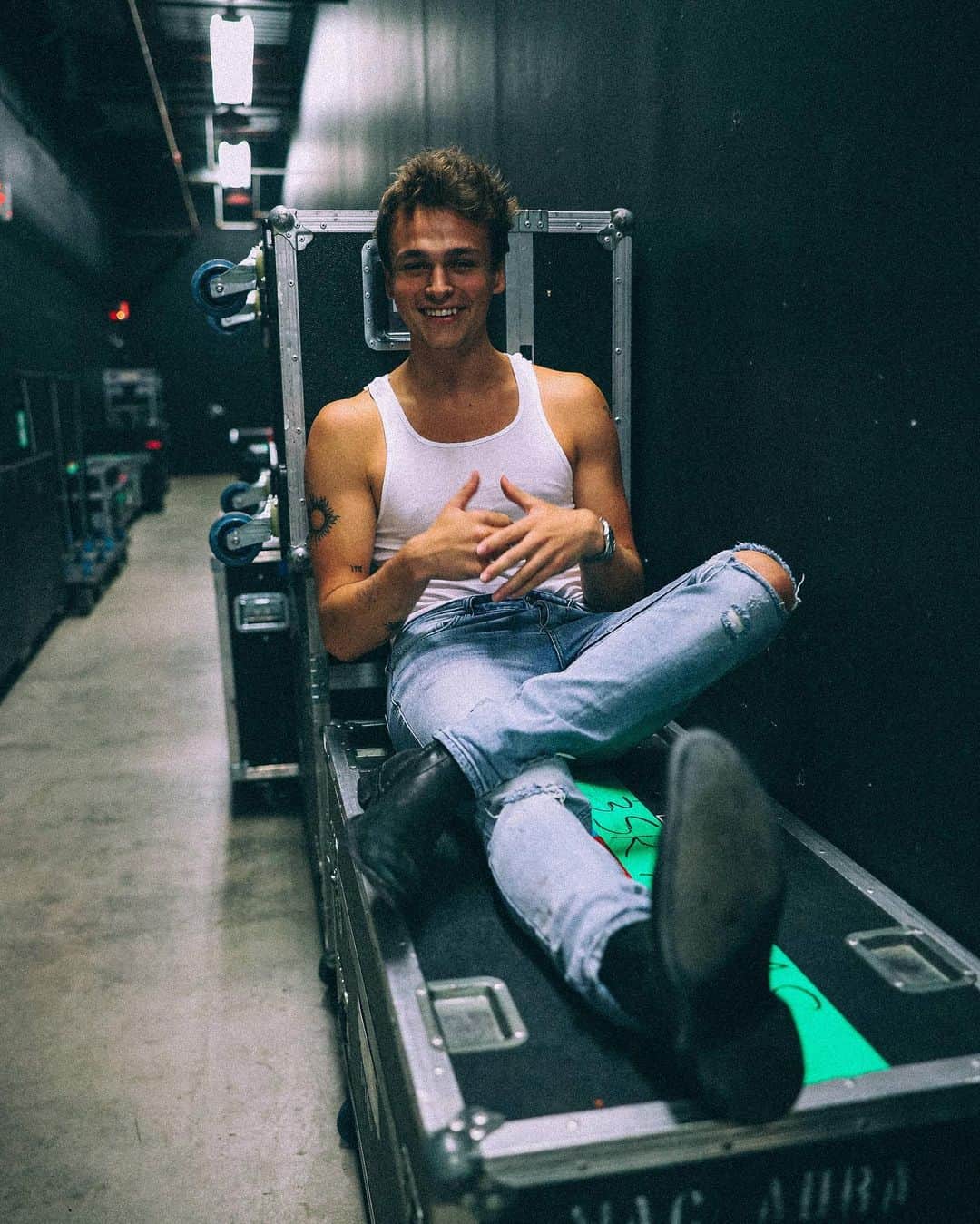 Jonahmaraisのインスタグラム：「feeling happier than ever these days :)」