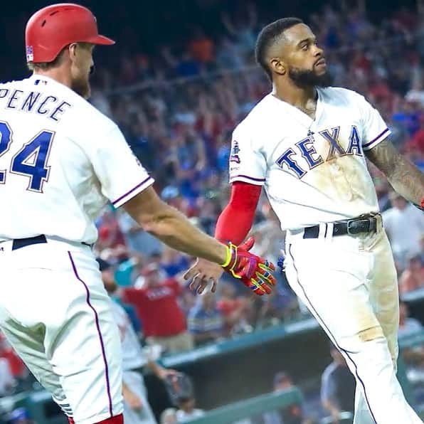 デライノ・デシールズ・ジュニアのインスタグラム：「Sonic boom 💥! #togetherwe 📸: @kellyspics3」