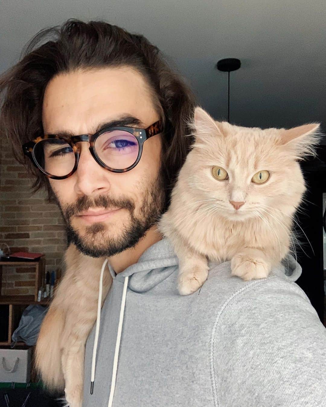 NICOLAS SIMOESのインスタグラム：「She didn’t wanna let me go 🥰」