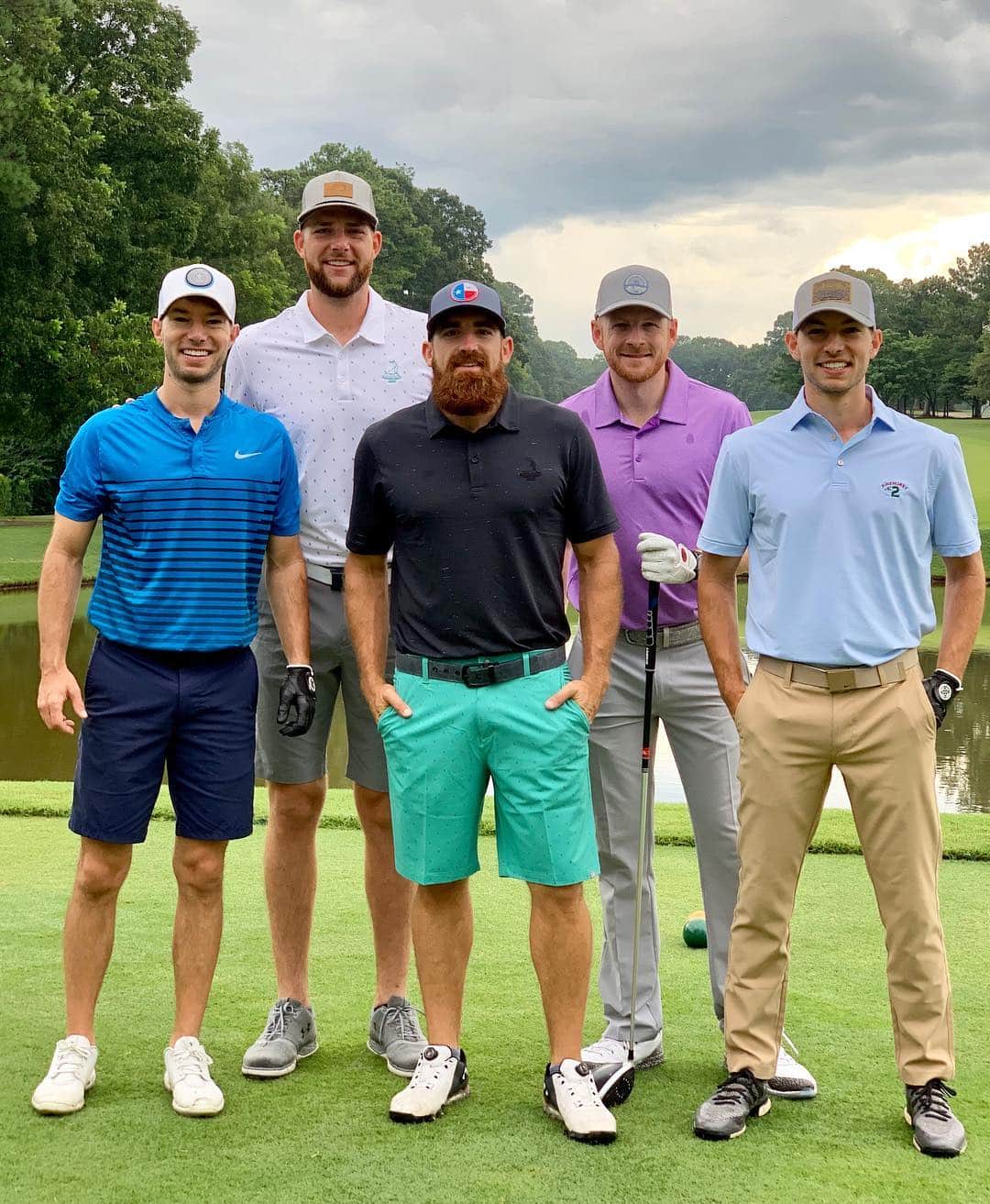 Dude Perfectさんのインスタグラム写真 - (Dude PerfectInstagram)「We had fun hitting pin seeking bombers today at @EastLakeCG just ahead of the @PlayoffFinale! What a way to spend a day! Excited for our Atlanta show tonight! #DudePerfectTour 🤜🏻 🙇🏻‍♂️」8月5日 3時37分 - dudeperfect