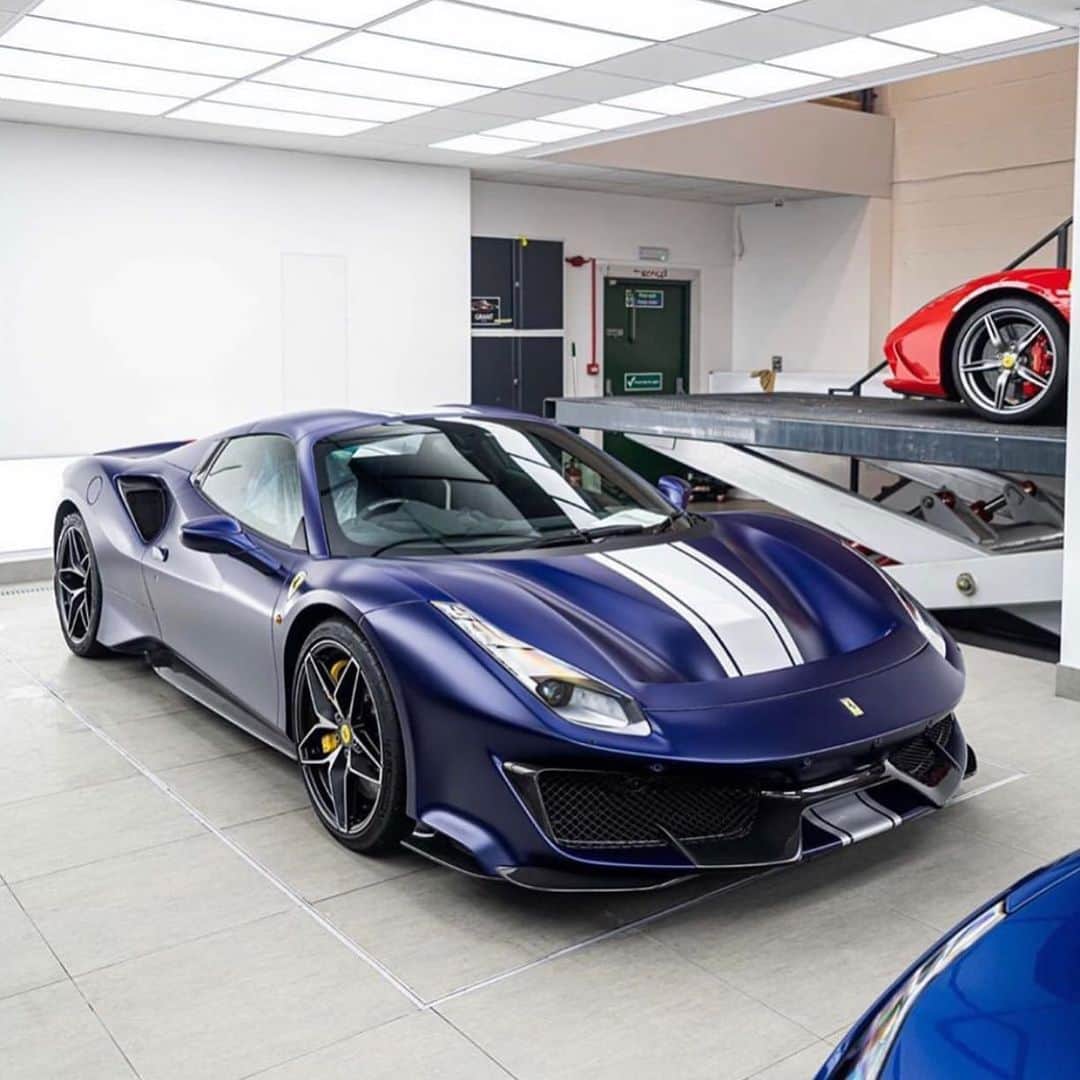 CarsWithoutLimitsさんのインスタグラム写真 - (CarsWithoutLimitsInstagram)「Rate this spec 🥿 🔥 Photo @topazdetailing  #carswithoutlimits #ferrari #488 #pista #488pista #blue」8月5日 3時44分 - carswithoutlimits
