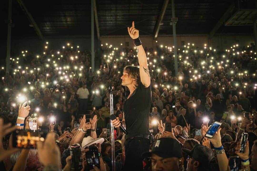 のインスタグラム：「What a weekend!! ⚡️ DETROIT LAKES, MN • SIOUX FALLS, SD • STURGIS, SD」