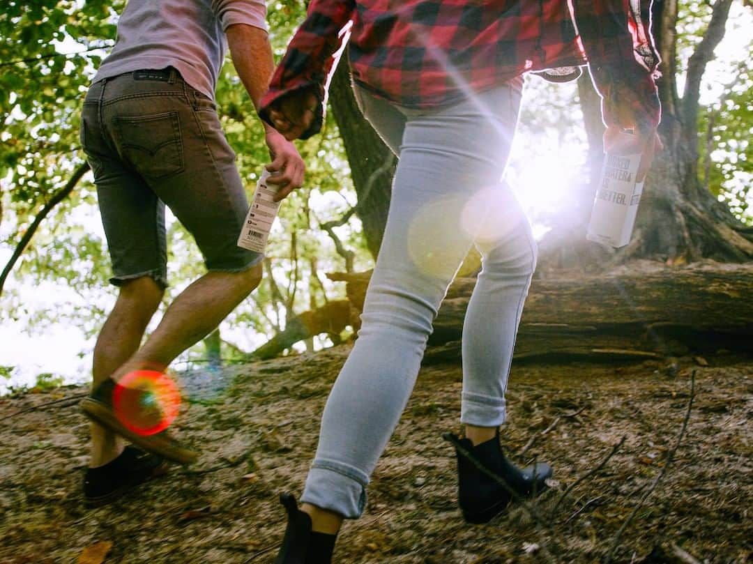 BoxedWaterさんのインスタグラム写真 - (BoxedWaterInstagram)「Awww, it’s #NationalFriendshipDay! Tag your besties and tell us what you love about ‘em below. 👇  #BoxedWaterIsBetter #BetterPlanet #BestFriends #love #hiking #sustainability」8月5日 4時01分 - boxedwater