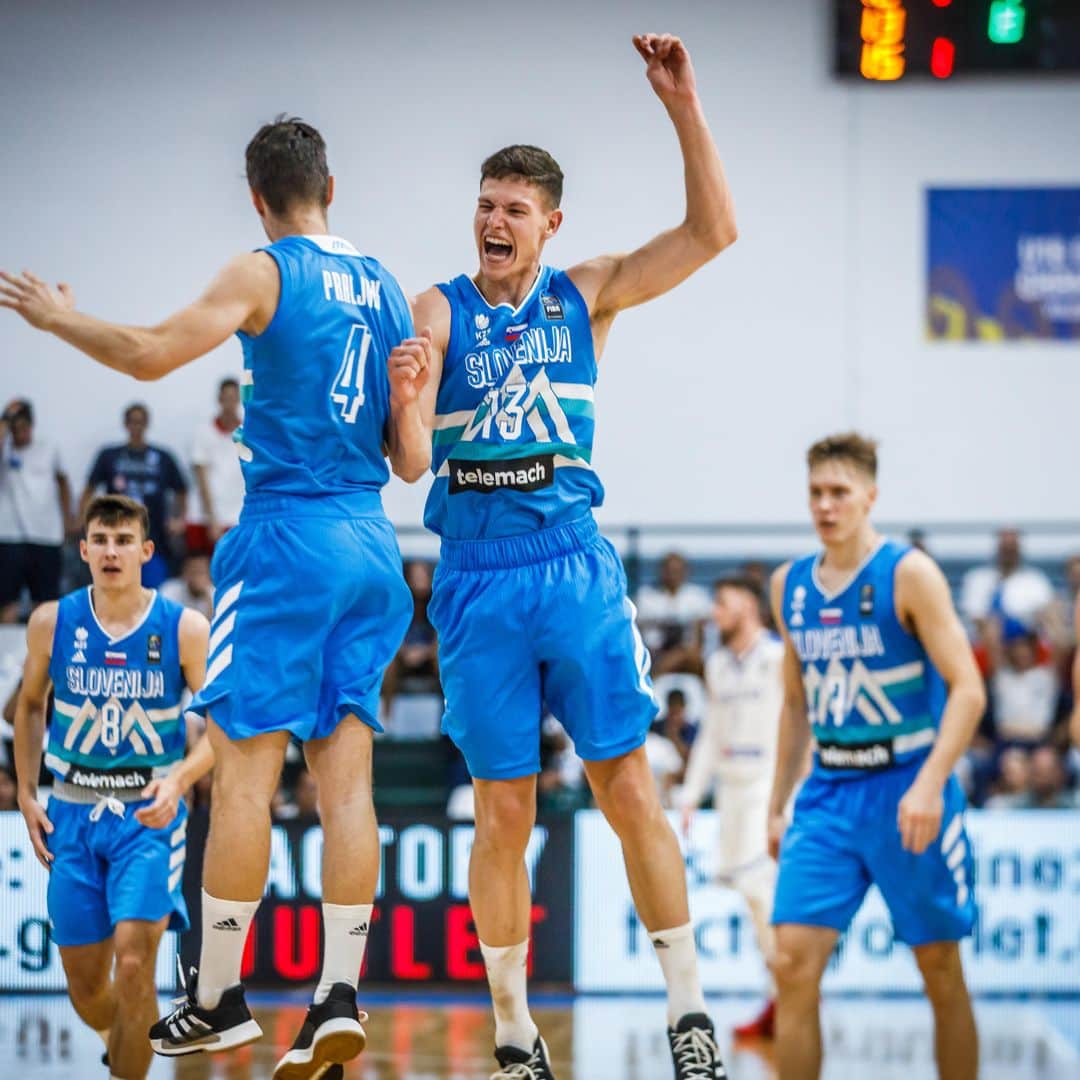 FIBAさんのインスタグラム写真 - (FIBAInstagram)「@kzs_si 🇸🇮 are back at the podium for the first time since 2002🥉. #FIBAU18Europe」8月5日 4時21分 - fiba