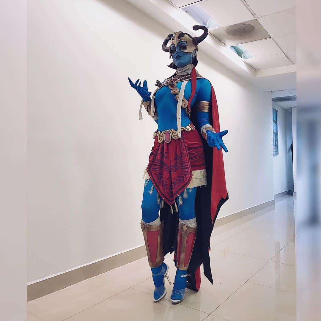 Nadya Antonさんのインスタグラム写真 - (Nadya AntonInstagram)「MUMM-RA LA INMORTAL! Cosplay made by me ☠️ Blue body by @brandonogilberto  #tundercats #sideshow #genderbender #cosplay」8月5日 4時37分 - nadyasonika