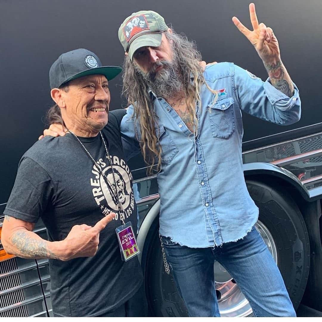 ダニー・トレホさんのインスタグラム写真 - (ダニー・トレホInstagram)「Thank you @robzombieofficial and Washington! . . . #3fromhell #dannytrejo #robzombie #sherimoonzombie #richardbrake #billmoseley #sidhaig #washingtonstate」8月5日 4時43分 - officialdannytrejo