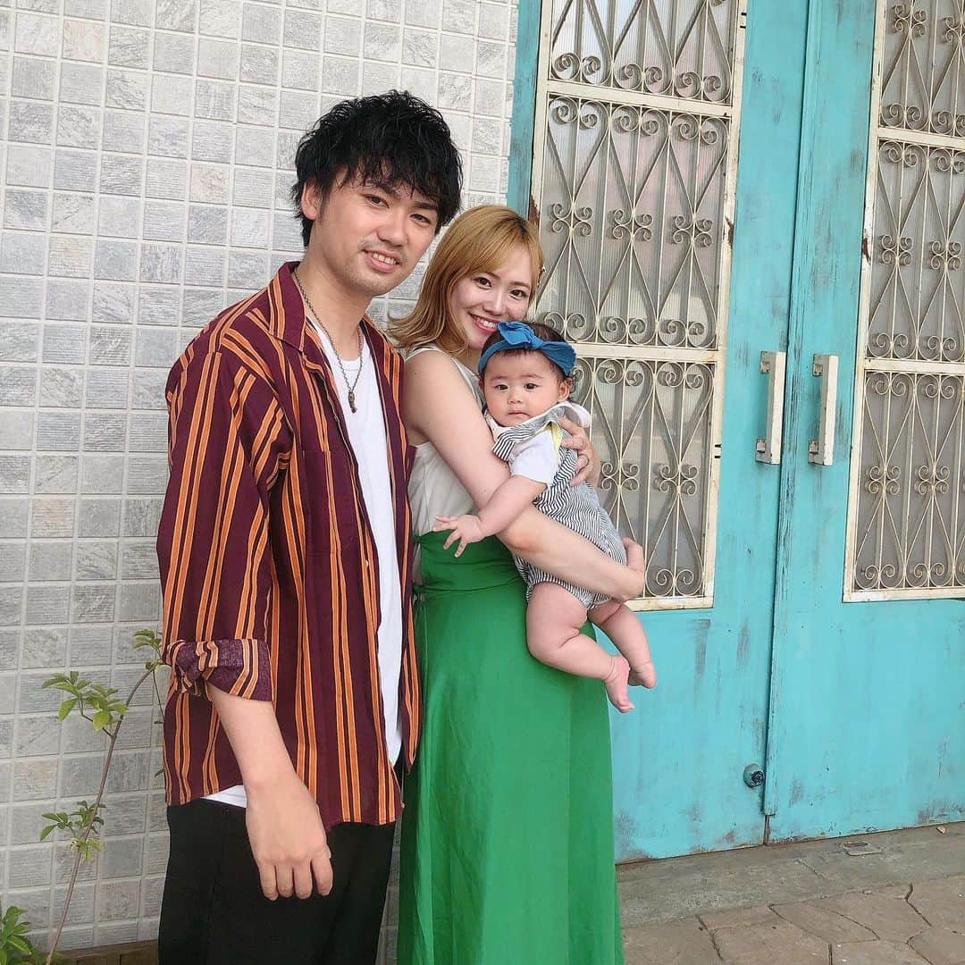 川畑ありささんのインスタグラム写真 - (川畑ありさInstagram)「カラフルファミリー👨‍👩‍👧❤️ . . さてまた1週間がんばるぞーー👍👍 働いてへんのに月曜日の朝は週で1番眠い😂😂💦💦 . #family」8月5日 5時22分 - princess_arisa