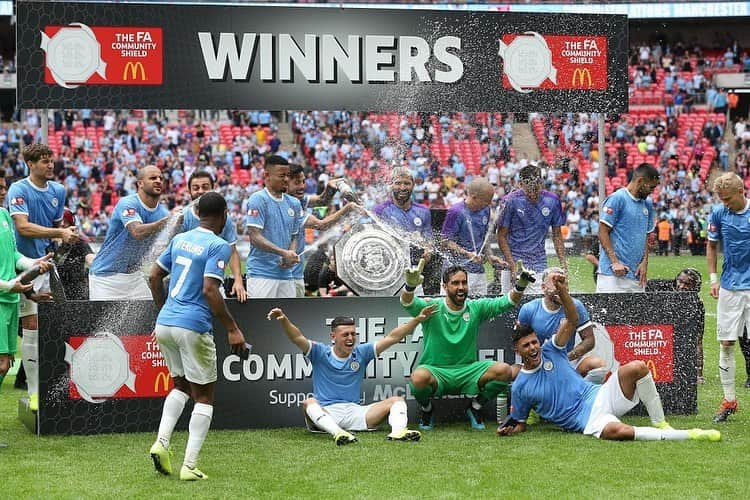 セルヒオ・アグエロさんのインスタグラム写真 - (セルヒオ・アグエロInstagram)「#communityshield #manchester #manchestercity #mancity 🤟🏽」8月5日 5時26分 - kunaguero