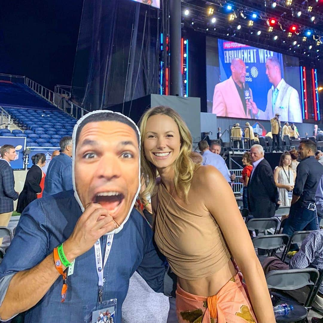 ステイシー・キーブラーさんのインスタグラム写真 - (ステイシー・キーブラーInstagram)「What an incredible honor to be a part of such a special weekend honoring  @tonygonzalez88 at the @nfl #HallofFame. I’m so lucky to say Tony isn’t just a friend, he’s family and one of the greatest guys I know.⁣ ⁣ If you haven’t already seen it, listen to his inspirational speech from last night. Especially if you are a parent. Share with your kids the part where he reads the letters that he gave to each of his kids that morning ❤️⁣ ⁣ And behind every successful man is a strong woman and @octobergonz you are that and more my sister 👯‍♀️ I am so grateful for you and our friendship. Thank you for everything you did to make this weekend so special for all of us.💫 #PFHOF19」8月5日 5時34分 - stacykeibler