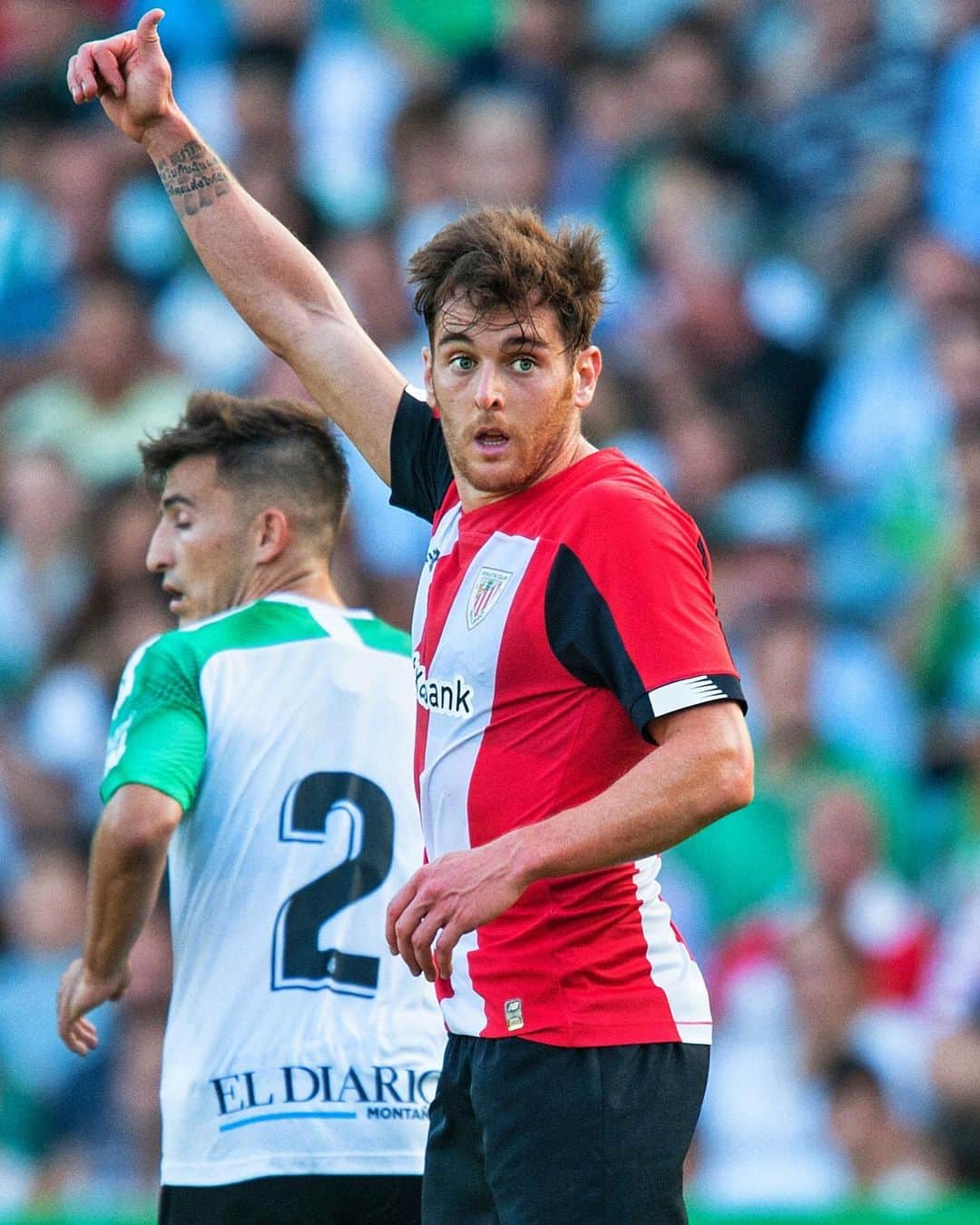 イバイ・ゴメスのインスタグラム：「Semana de trabajo terminada con derrota vs @realracingclub . Entramos en la última semana previa al inicio de @laliga ⚽️ Miércoles @officialasroma y jueves @c.d.mirandes . ¡A seguir! 💪🏼 Aupa @athleticclub ! 🦁🔴⚪️」