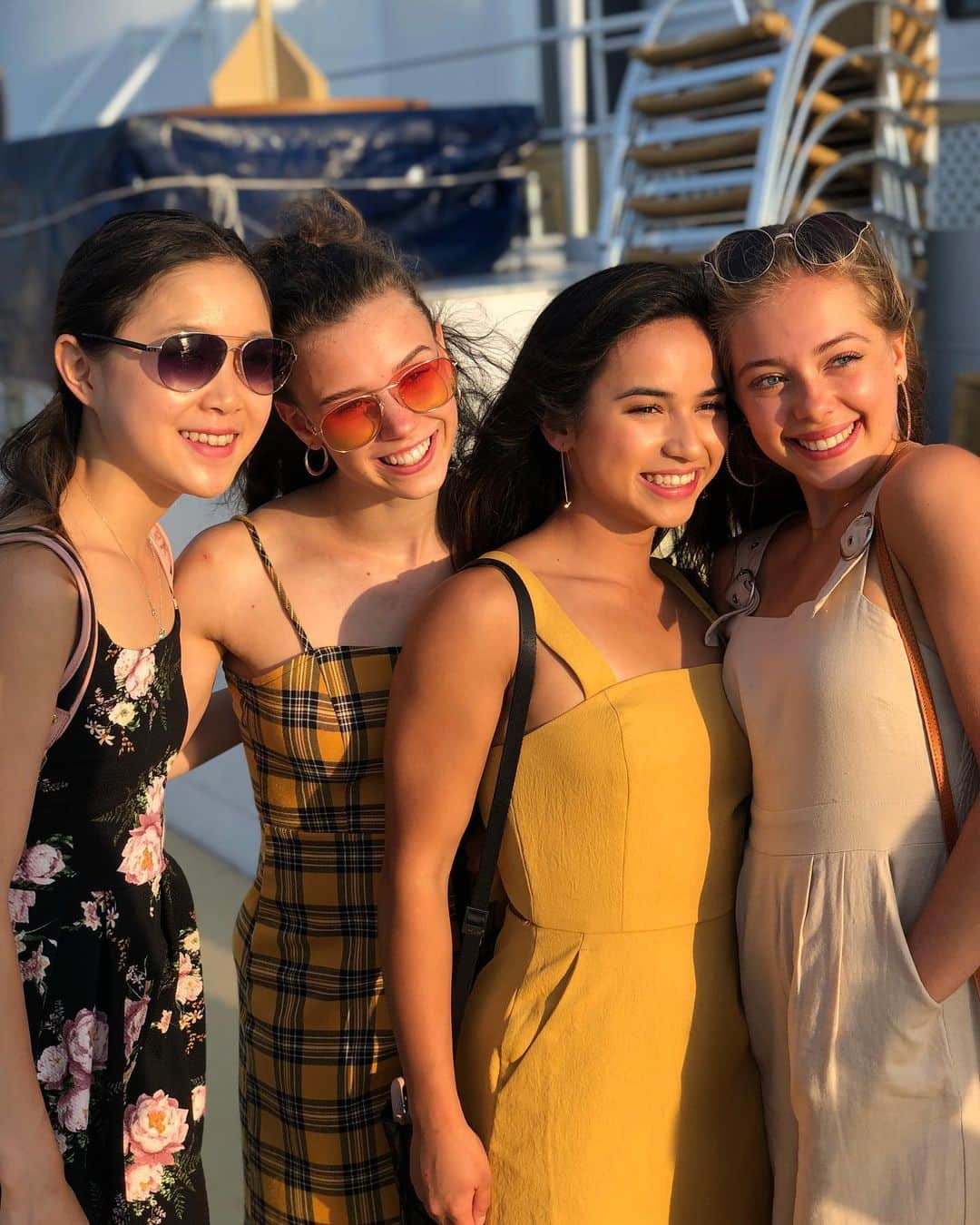 Justine Brasseurのインスタグラム：「Always smiling with these girls✨」