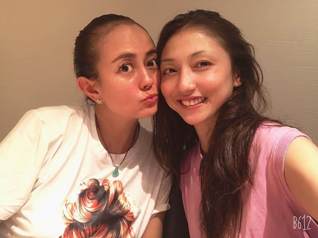 中川愛海さんのインスタグラム写真 - (中川愛海Instagram)「昨日昼に連絡あり急遽決まり16時から決行したタコパ！ 恵比寿飲食メンバーは出勤までのたこぱ！ 私お店だからできること！ 楽しかった！ 買い出し行かずにできるタコパ！最高！また、しよ！  @ami_nakagawa_  @erichin73  #中川愛海 #タコパ #たこ焼き #指導した #kururi #たこ焼きパーティー #くるり #たこぱー」8月5日 5時46分 - ami_nakagawa_