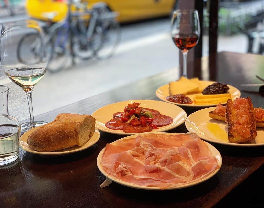 DOMINIQUE ANSEL BAKERYさんのインスタグラム写真 - (DOMINIQUE ANSEL BAKERYInstagram)「Watching the city pass by with a glass of Oloroso sherry in hand and her spread of charcuterie in front.」8月5日 5時48分 - dominiqueansel