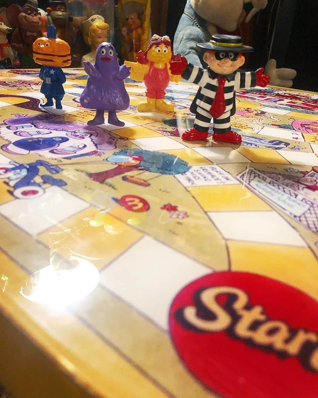 大川知英さんのインスタグラム写真 - (大川知英Instagram)「80's McDonald's Store Game of Life Table🇺🇸 スペシャル可愛いテーブル❗️🤡 人生ゲームしたいけど英語が 読めません👨🏽‍✈️うぴー🚬 #mcdonalds #store#gameofife #table#vintage#80s#スペシャル #撃カワ#英語の先生募集中 #俺の人生はゲームだ#amecajiboys #takatsubase #アメトイ部」8月5日 11時23分 - zupposi_swamp