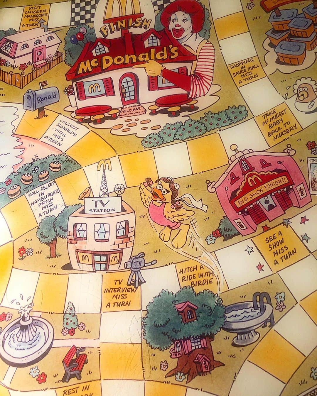 大川知英さんのインスタグラム写真 - (大川知英Instagram)「80's McDonald's Store Game of Life Table🇺🇸 スペシャル可愛いテーブル❗️🤡 人生ゲームしたいけど英語が 読めません👨🏽‍✈️うぴー🚬 #mcdonalds #store#gameofife #table#vintage#80s#スペシャル #撃カワ#英語の先生募集中 #俺の人生はゲームだ#amecajiboys #takatsubase #アメトイ部」8月5日 11時23分 - zupposi_swamp