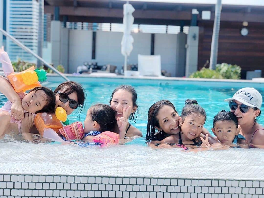 西山美希子さんのインスタグラム写真 - (西山美希子Instagram)「ガールズ集合インハワイ！ママたち喋り倒し、ガールズも喋り倒してたw😂まだこんな小さいのに、ぺちゃくちゃ何喋ってるんだろ。息子はパパとトレッキング。」8月5日 6時54分 - mariaclove