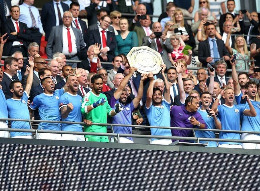 ニコラス・オタメンディさんのインスタグラム写真 - (ニコラス・オタメンディInstagram)「‪#Champions🥇🏆 #CommunityShield ‬」8月5日 7時08分 - nicolasotamendi30