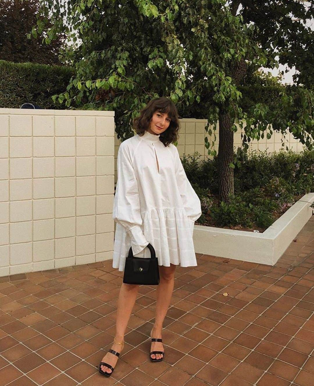 barneysnyofficialさんのインスタグラム写真 - (barneysnyofficialInstagram)「@alyssainthecity looking cute and classy with the @fiveseventyfive satin Evening bag. Show us your best #barneyslook to be featured in our feed.  RP: @alyssainthecity」8月5日 7時05分 - barneysny