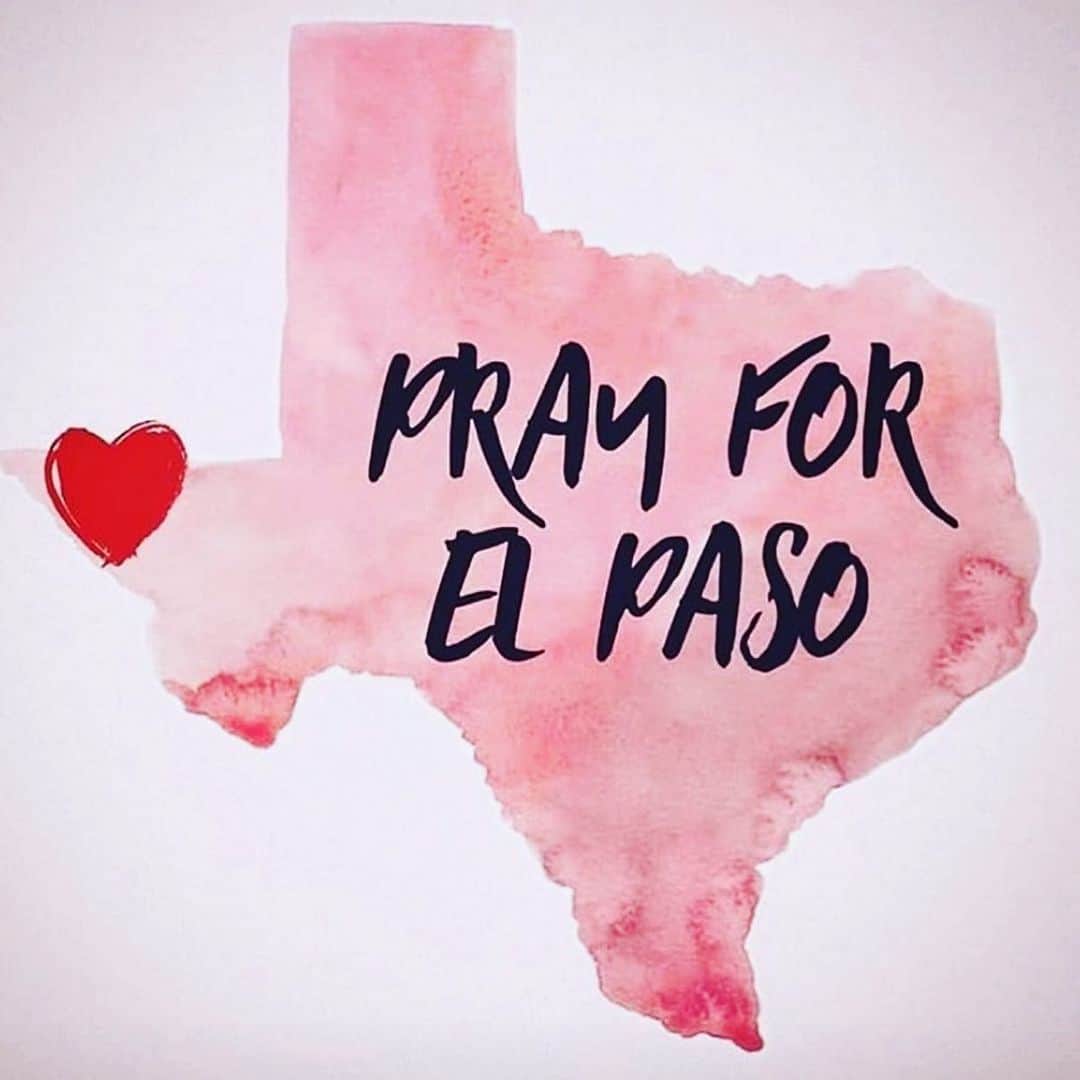 LiveGlamさんのインスタグラム写真 - (LiveGlamInstagram)「We’re heartbroken over what happened in El Paso. Praying for all of the victims, families, and our Babygirls during this hard time and sending so much love. 🙏🏼❤️」8月5日 7時11分 - liveglam