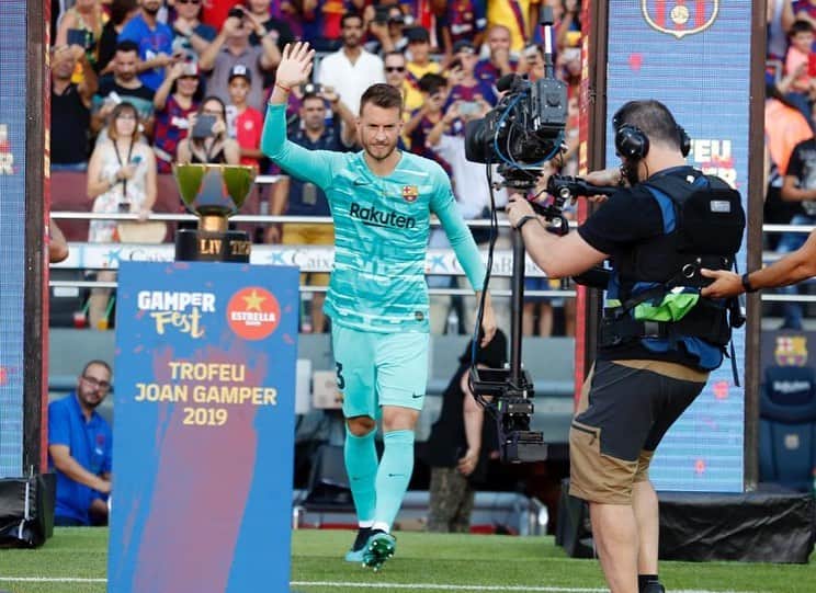 ノルベルト・ムラーラ・ネトのインスタグラム：「Trofeu Joan Gamper 2019 🏆 @fcbarcelona」
