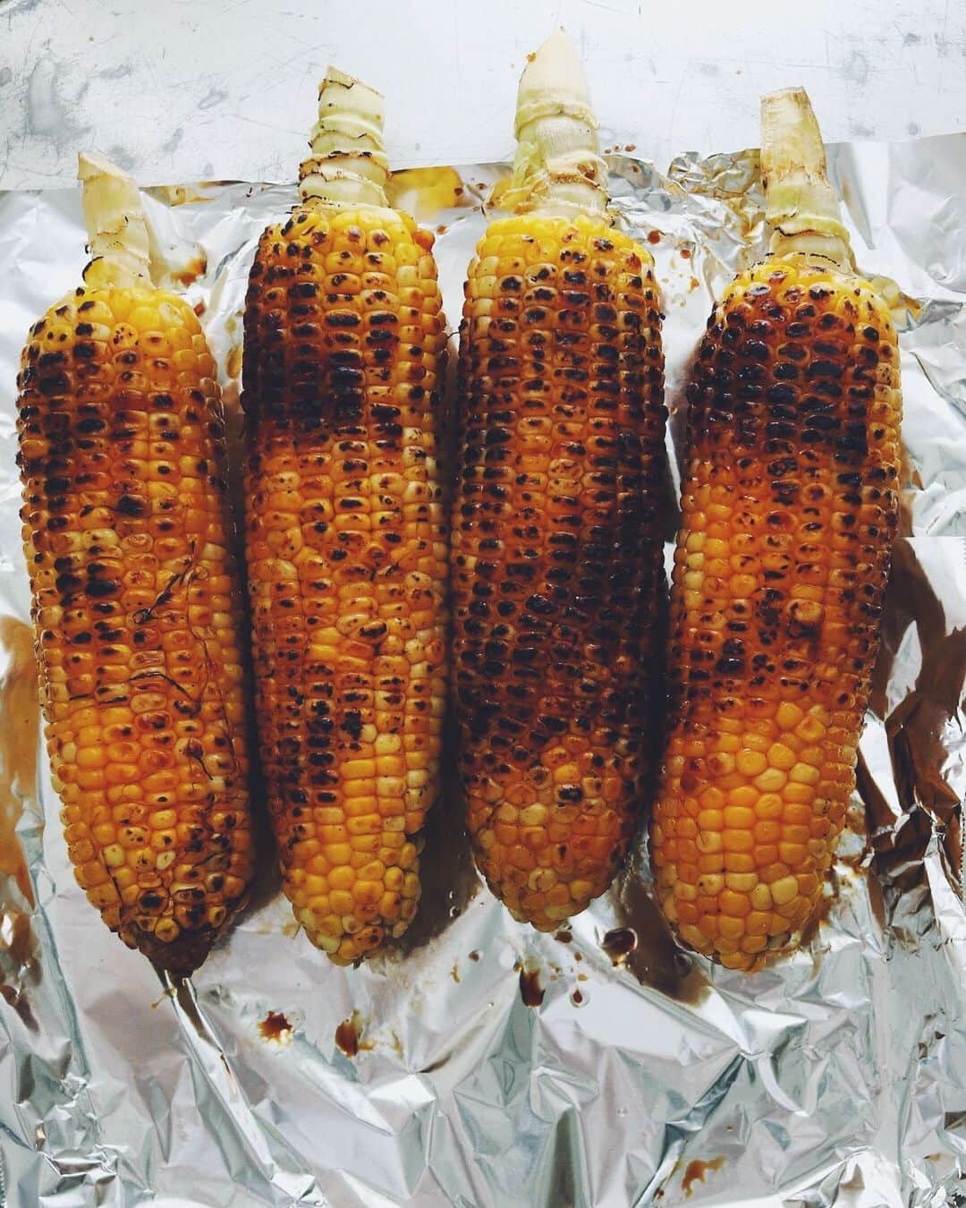 樋口正樹さんのインスタグラム写真 - (樋口正樹Instagram)「Grilled corn 🌽 . とっても香ばしい 焼きとうもろこし 、 焦がしバター醤油。 朝から２本ペロリ。 . . #焼きとうもろこし #焼きトウモロコシ #玉蜀黍 #sweetcorn #grilledcorn」8月5日 7時36分 - higuccini