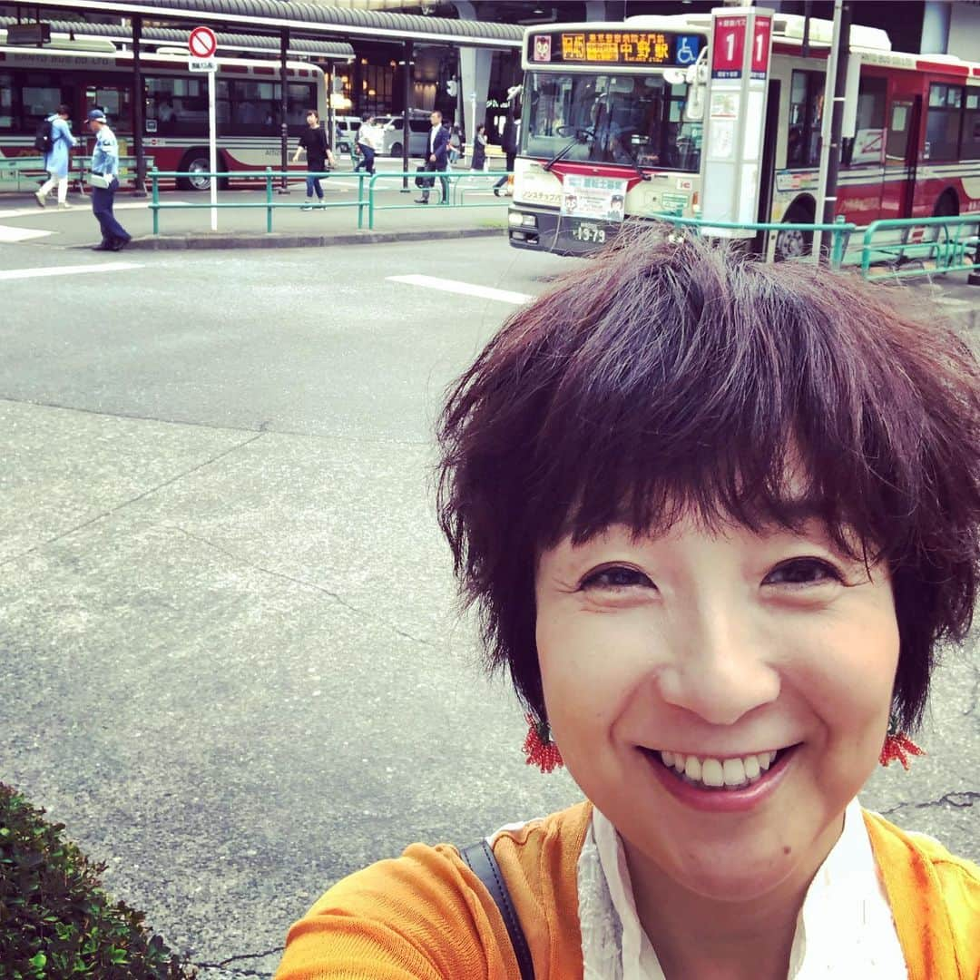 藤田朋子さんのインスタグラム写真 - (藤田朋子Instagram)「#朝のさんぽ道 #テレビ東京 #始まったよ 見て！ #オンエア #藤田朋子 #リアタイ」8月5日 7時37分 - chiendormant