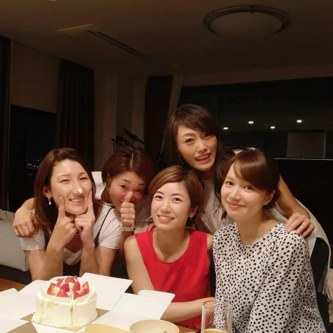 のインスタグラム：「先週はステキな方々と花火大会🎆✨ * ゴルフの話やプライベートの話。 とっても勉強になることばかり😌 第一線で活躍されてる人は皆んなカッコイイ。 話してるだけでパワー貰える💪✨ 私ももっと頑張らねば😆 またゆっくりお話しできるといいなぁ💓 * 今週も頑張ろう♬ * #ご縁に感謝 #ゴルフ女子 #花火大会」