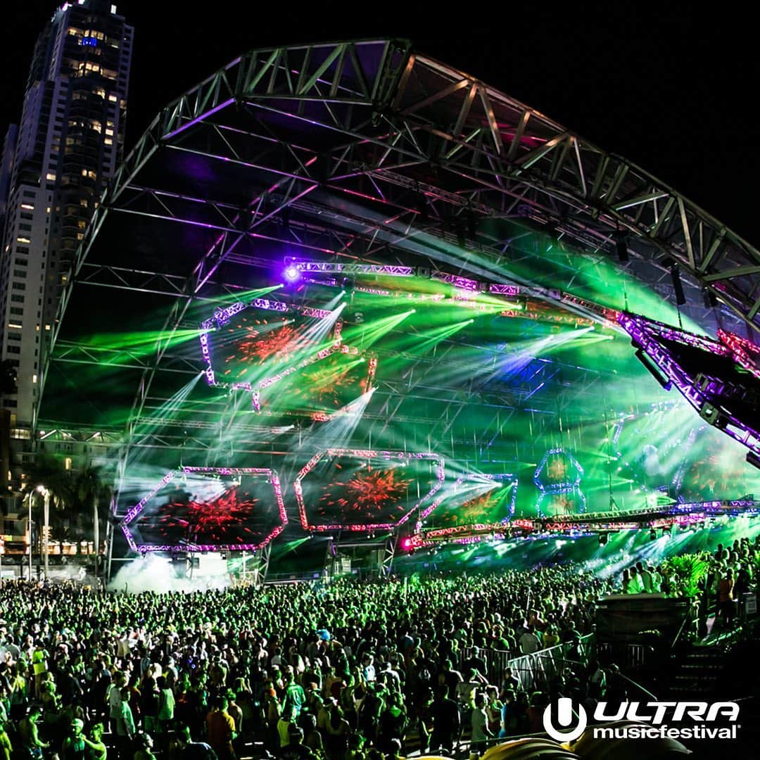 Ultra Music Festivalさんのインスタグラム写真 - (Ultra Music FestivalInstagram)「Limited tickets for #Ultra2020 at Bayfront Park are on sale NOW!  Ultra Passport holders with Platinum status will have exclusive access to purchase before anyone else at 12:00pm EDT. Ultra Passport Gold holders will be able to purchase before Silver holders and the general public at 12:30pm EDT. Ultra Passport holders with Silver status will have the opportunity to purchase tickets at 1:00pm EDT.」8月5日 8時10分 - ultra