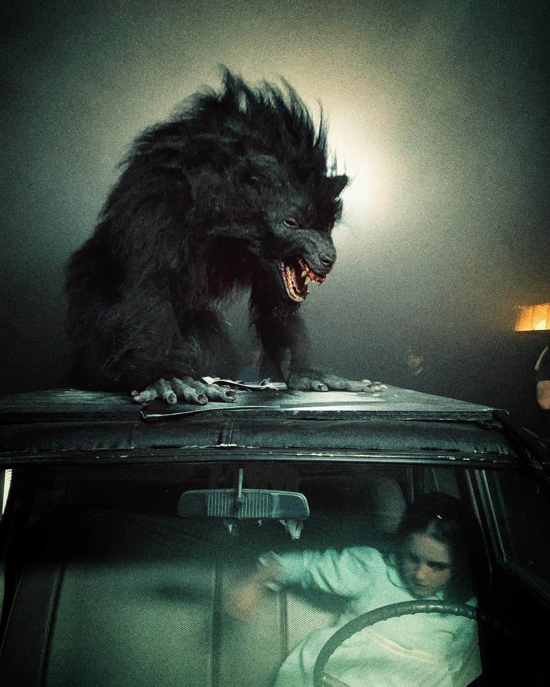 ジェームズ・ワンのインスタグラム：「One of my fav shots I took on the set of Gary Dauberman’s  #AnnabelleComesHome. This character was inspired by the Warrens’ demonic werewolf case of Bill Ramsey. Movie is still out — go see it! Practical werewolf suit built by @fracturedfxinc」