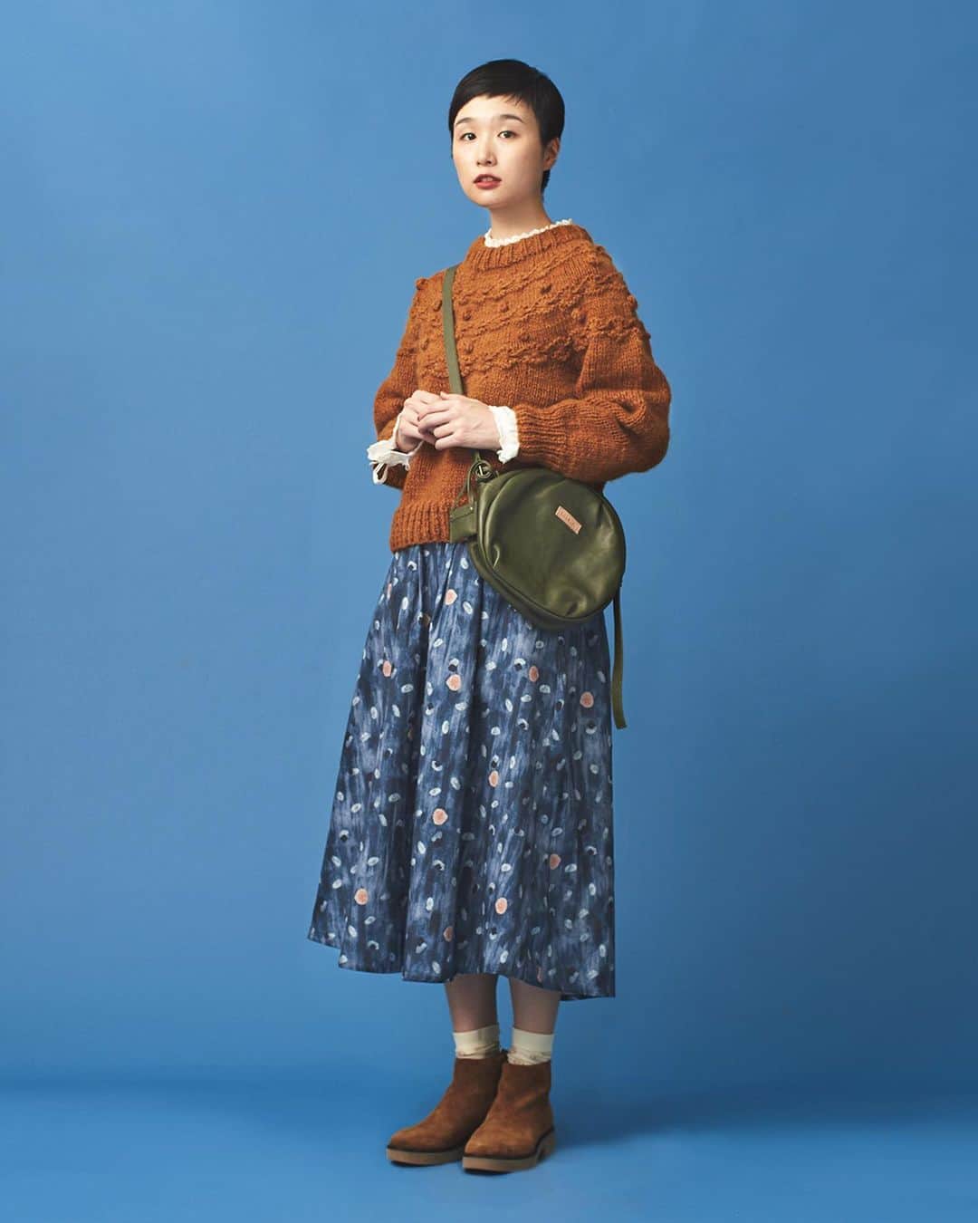 chambre de charmeさんのインスタグラム写真 - (chambre de charmeInstagram)「. 【 chambre de charme 2019 autumn collection 】 ㅤ  knit pullover ¥11,000+tax / chambre de charme blouse ¥12,800+tax / Malle skirt ¥11,800+tax / chambre de charme ㅤ  Photo: Ryoko Ono(@musshkamayaturyoko) Hair&Make: Aya Murakami(@ayamurakami__) Styling: Kaho Yamaguchi(@kaho__yamaguchi) Model: Tara(@tarafuku333 ) . #2019autumncollection  #chambredecharme #mallechambredecharme  #matquotidien#eipe#malle#mat」8月5日 8時19分 - malle_cdc_official