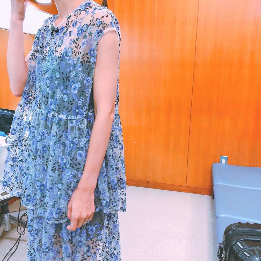 安田美沙子さんのインスタグラム写真 - (安田美沙子Instagram)「昨日の衣装はこちら😊❤️ 紫色と、シースルー感がたまらない。  blouse... @greed_int_online_shop  skirt... @greed_int_online_shop」8月5日 8時38分 - yasuda_misako