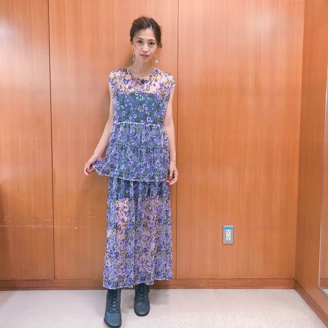 のインスタグラム：「昨日の衣装はこちら😊❤️ 紫色と、シースルー感がたまらない。  blouse... @greed_int_online_shop  skirt... @greed_int_online_shop」