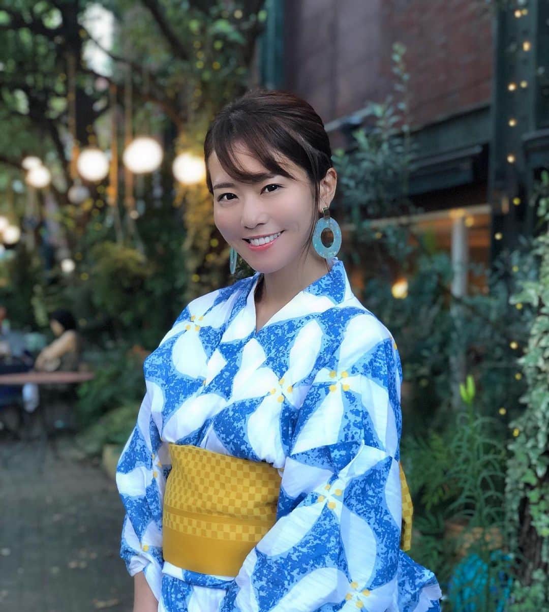 のインスタグラム：「おはようございます🎆 今週は楽しみなことが沢山🤗 良い1週間になりますように . 先日 #江戸川花火大会 に行ってきました！ この話には続きがあるんだけど、 恥ずかしいというか情けないというか笑い話なので、 また気が向いたら何処かでお話します🤫🙄🤣 （ヒントは3枚目よ） . #花火 #浴衣 #夏」