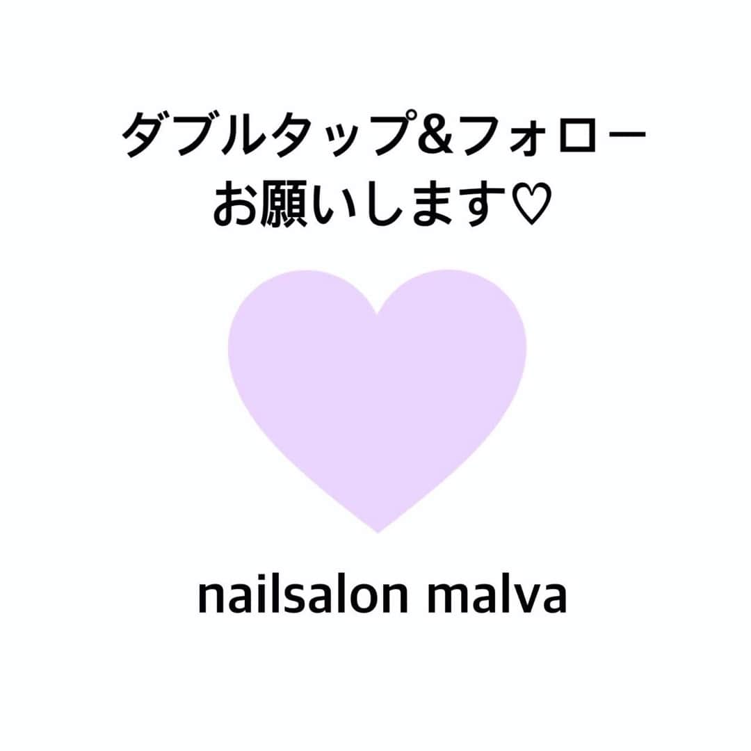 nailsalon malva（ネイルサロンマルヴァ）さんのインスタグラム写真 - (nailsalon malva（ネイルサロンマルヴァ）Instagram)「お客様ネイル❁⠀ 《クリアにグリーンのオーロラヴェールをかけたでこぼこネイル》⠀ ⠀ スワイプでオーロラヴェール感もみてください😊✯*･ :.｡⠀ ⠀ nailsalon malva ⠀ ご予約はLINEからがオススメです☆⠀ 🌙原宿LINE ID→《@malva》⠀ ※@を忘れずに‼︎⠀ 全てのアートや料金表はHPより⠀ http://www.malvanail.com/sp/⠀ #malva#マルヴァ#ネイル#gelnail#nail#nailart#naildesign#nailstagram#ジェル#gel#ジェルネイル#ネイルデザイン#原宿ネイル#nailsalon#ネイルサロン#ネイルチップ#森絵里香#malvaネイル#malvanail#ネイリスト募集#美甲#クリアネイル#ハンドネイル#夏ネイル#네일#젤네일#甲油#指甲#beauty#でこぼこネイル」8月5日 9時00分 - malva_nail