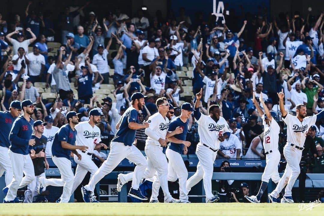 Los Angeles Dodgersさんのインスタグラム写真 - (Los Angeles DodgersInstagram)「#WALKOFFS all day.」8月5日 9時23分 - dodgers