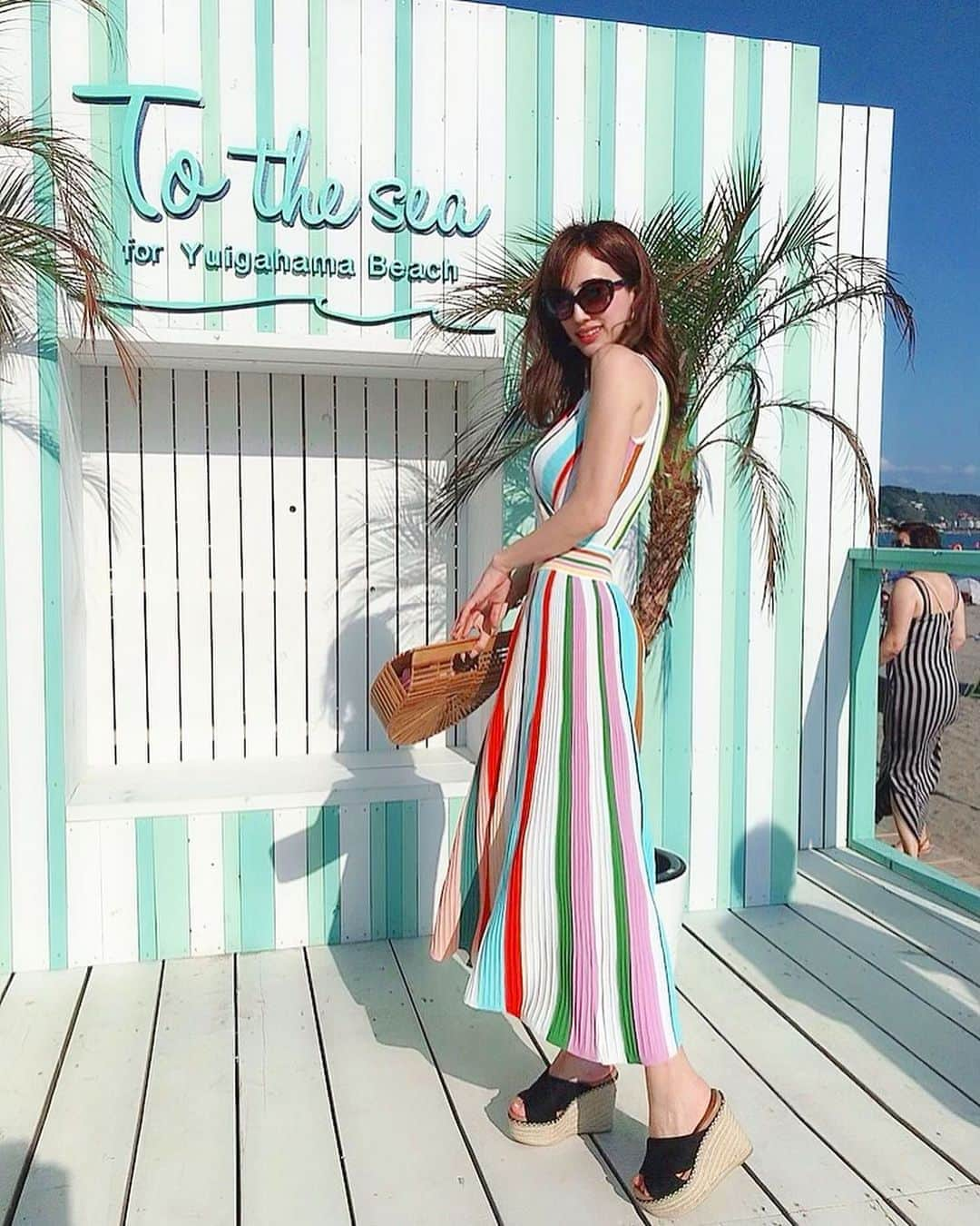 眞木美咲パメラさんのインスタグラム写真 - (眞木美咲パメラInstagram)「🏖 . My new beach dress😚 Doesn't it looks like a tent for circus🎪？ . 今年初の日本の海💓 由比ヶ浜に行ってきました！ @to_the_sea_hawaii の海の家が可愛すぎてほっこり ブランコあったんだよ！🤣 お酒も美味しくて最高な時間でした . ワンピースは @emmy18_official の💓 色が可愛くって一目惚れしました 柔らかい生地だから着心地も好き😚 . #tothesea #totheseahawaii  #由比ヶ浜 #beach #beachdress #emmy #love #summer #サマーワンピ #ootd #私服 #ワンピース」8月5日 20時38分 - pamypamypamy