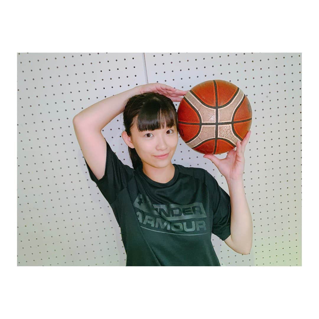 高橋萌さんのインスタグラム写真 - (高橋萌Instagram)「. この間ひさびさにバスケをしました🏀 . バッシュもウェアもUNDER ARMOUR💪🏻 . . . もうすぐ日本代表国際試合もあるし、バスケモチベ⛹️‍♀️⛹️‍♂️ Bリーグの開幕も楽しみだな🥺💓💓 . . . . #バスケ女子 #バスケットボール #バスケ #basketball #underarmour #Bリーグ #愛知 #名古屋 #高橋萌」8月5日 19時08分 - takahashimoe0225