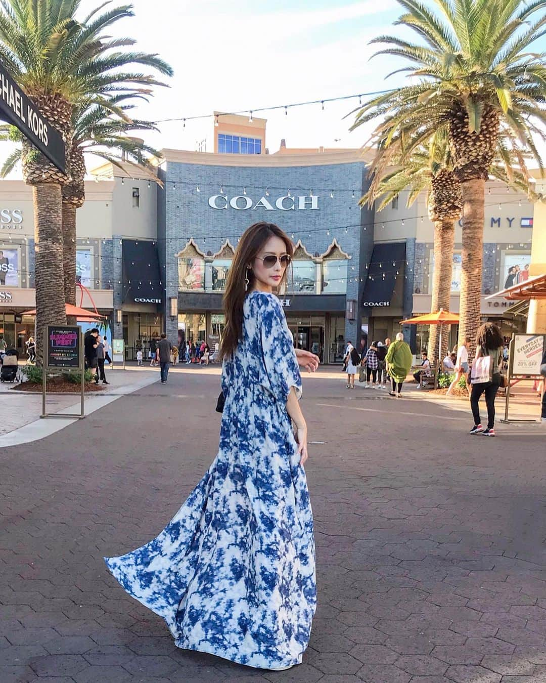 CHIHAさんのインスタグラム写真 - (CHIHAInstagram)「I’m having fun every day♥️ #citadeloutlets #california #america #ootd #shopping #fendi #vici #vicidolls #outlets #japanese #fashion #yolo」8月5日 19時09分 - chiha6170