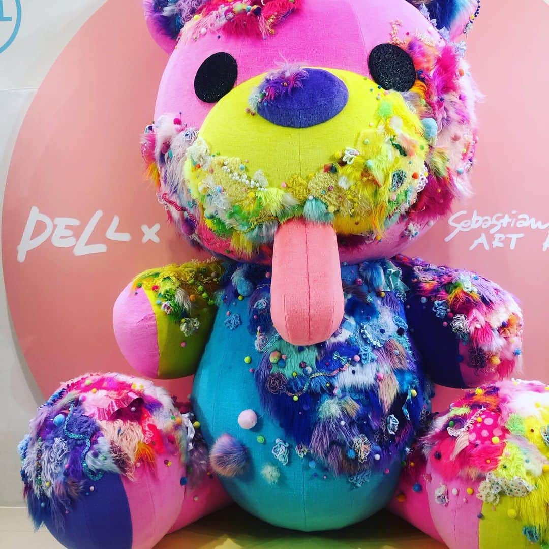 篠原かをりのインスタグラム：「可愛いクマ見つけた #dell」