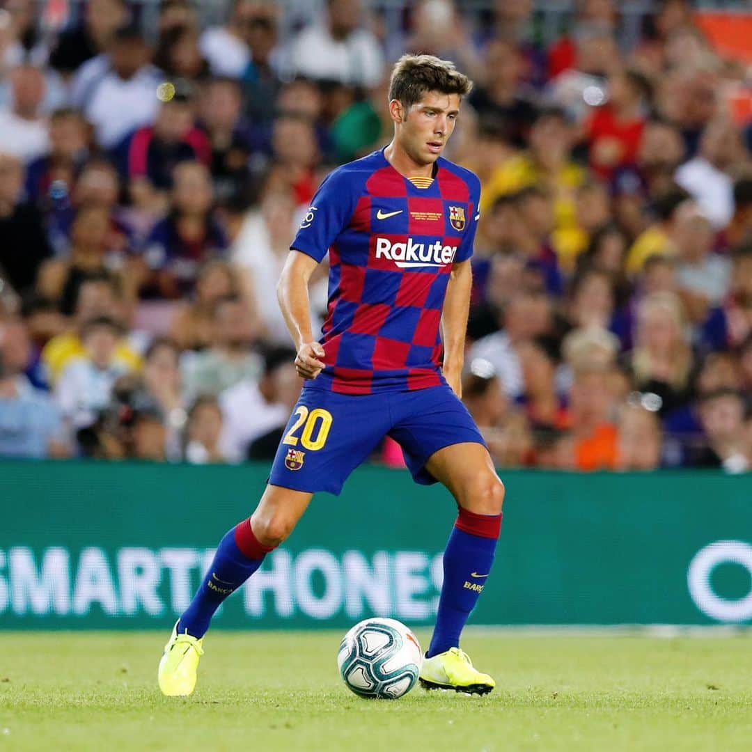 セルジ・ロベルトのインスタグラム：「Trofeu Joan Gamper 🏆  Gràcies afició! Força Barça🔵🔴」