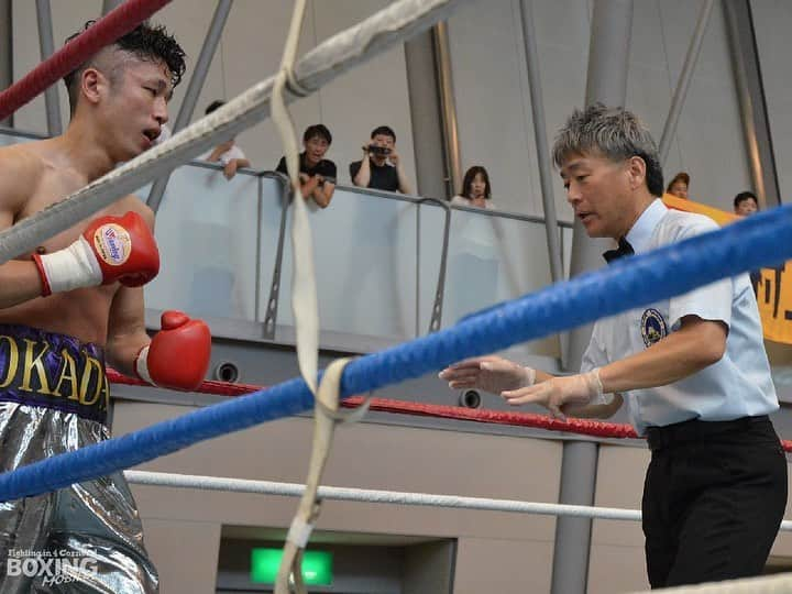 川上じゅんさんのインスタグラム写真 - (川上じゅんInstagram)「中日本新人王決勝戦🥊 愛知県刈谷市あいおいホールにて… ※フォトは、「BOXING MOBILE」引用させていただきました。 ＃ボクシング #boxing  #boxeo #BOXINGMOBILE #jbc  #川上じゅんレフェリー  #川上じゅん #中日本新人王決勝戦 #BoxingReferee」8月5日 19時11分 - kawakami_j