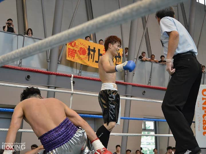 川上じゅんさんのインスタグラム写真 - (川上じゅんInstagram)「中日本新人王決勝戦🥊 愛知県刈谷市あいおいホールにて… ※フォトは、「BOXING MOBILE」引用させていただきました。 ＃ボクシング #boxing  #boxeo #BOXINGMOBILE #jbc  #川上じゅんレフェリー  #川上じゅん #中日本新人王決勝戦 #BoxingReferee」8月5日 19時11分 - kawakami_j