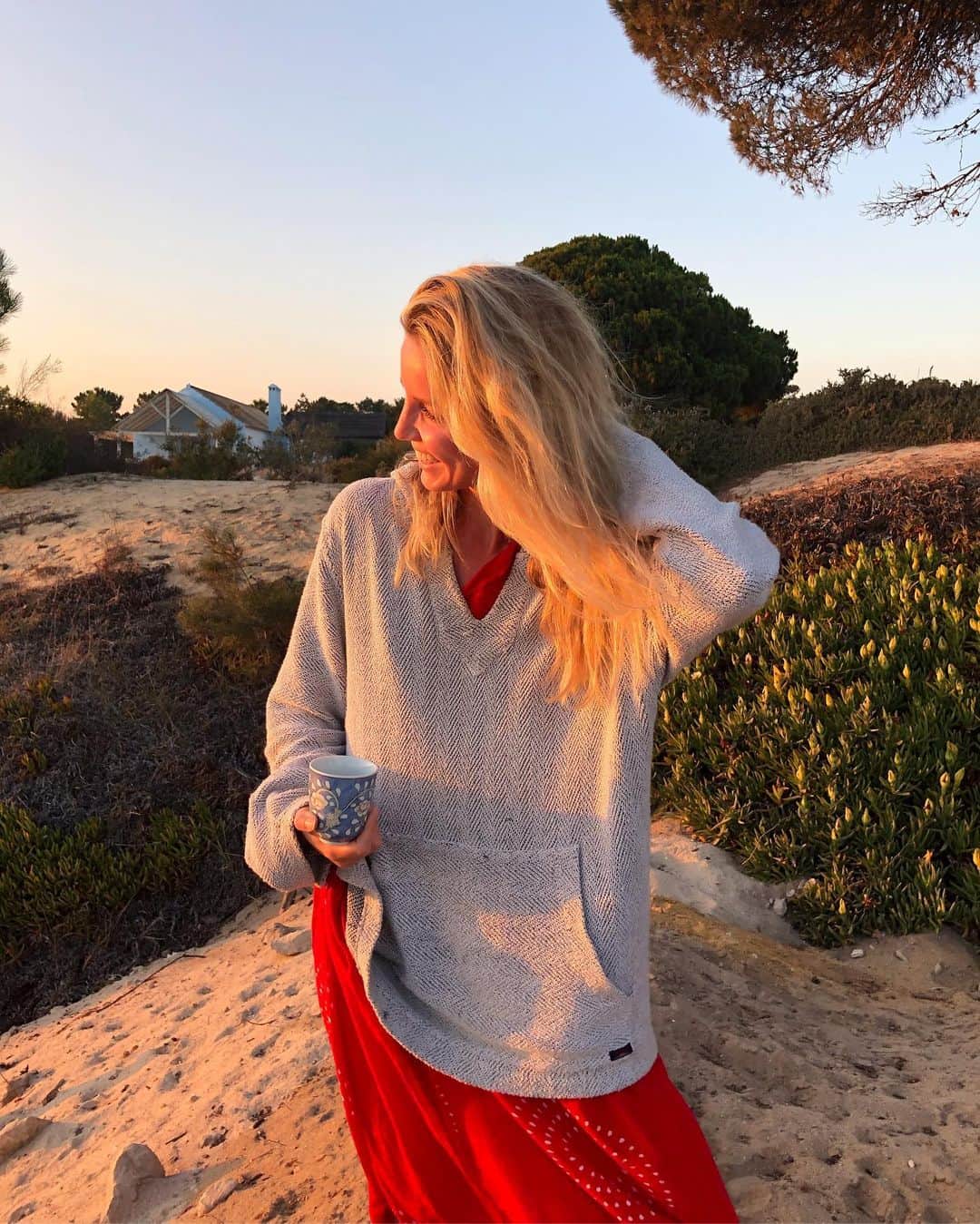 アナベル・ウォーリスのインスタグラム：「Styling...Comporta」