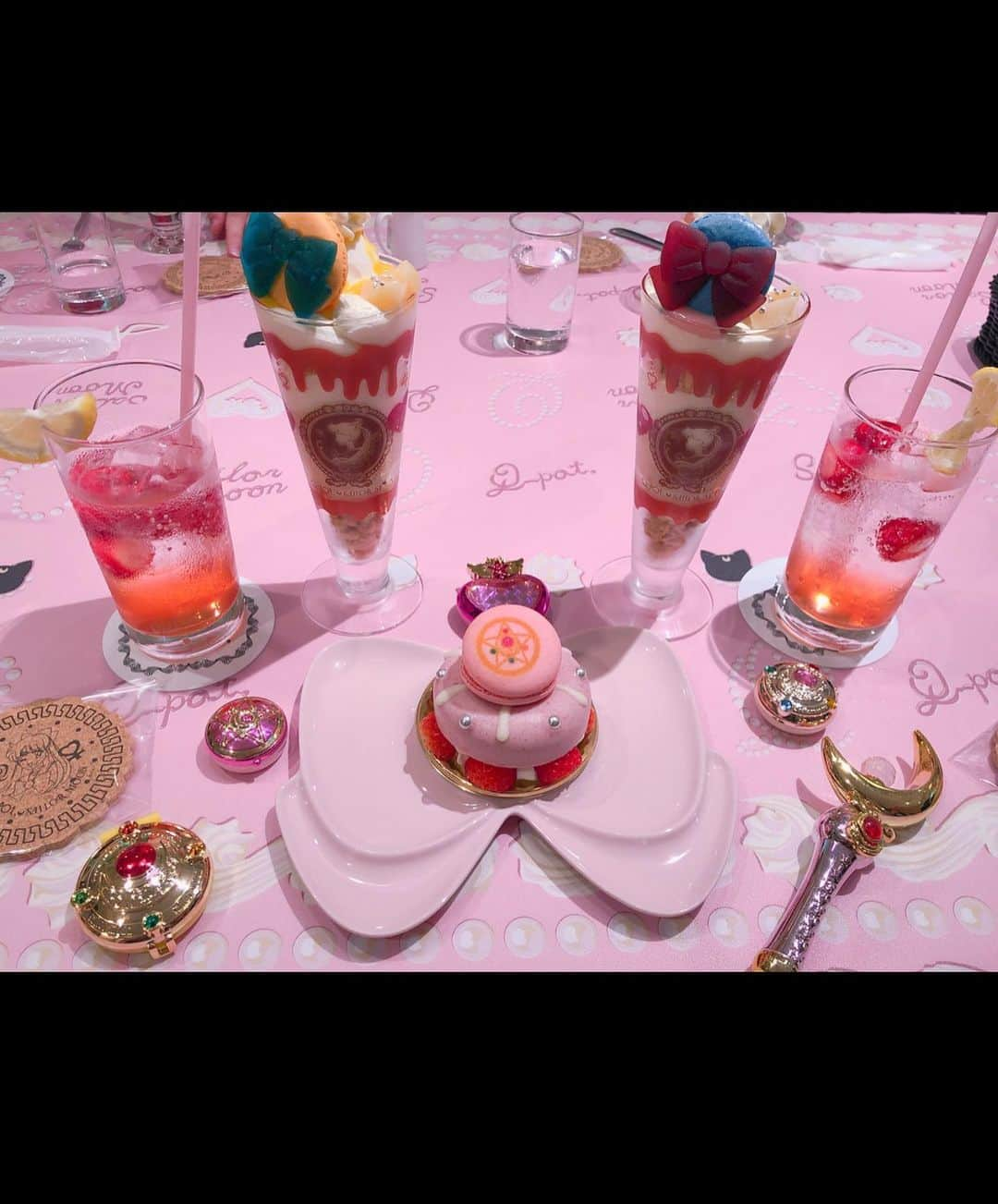 一條りおなさんのインスタグラム写真 - (一條りおなInstagram)「こはたん❤️と セーラームーンカフェ🌙🎀💕 . #qpotcafe  #sailormoon  #sailormooncafe #キューポットカフェ #セーラームーン #セーラームーンカフェ #表参道 #セーラーヴィーナス押し」8月5日 19時33分 - riona.i