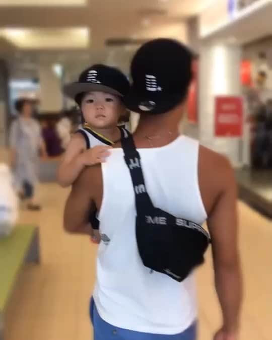 のインスタグラム：「. お揃いキャップ👨‍❤️‍👨 @madeinworld16  #madeinworld #R #D #わたべんちのれおうくん」