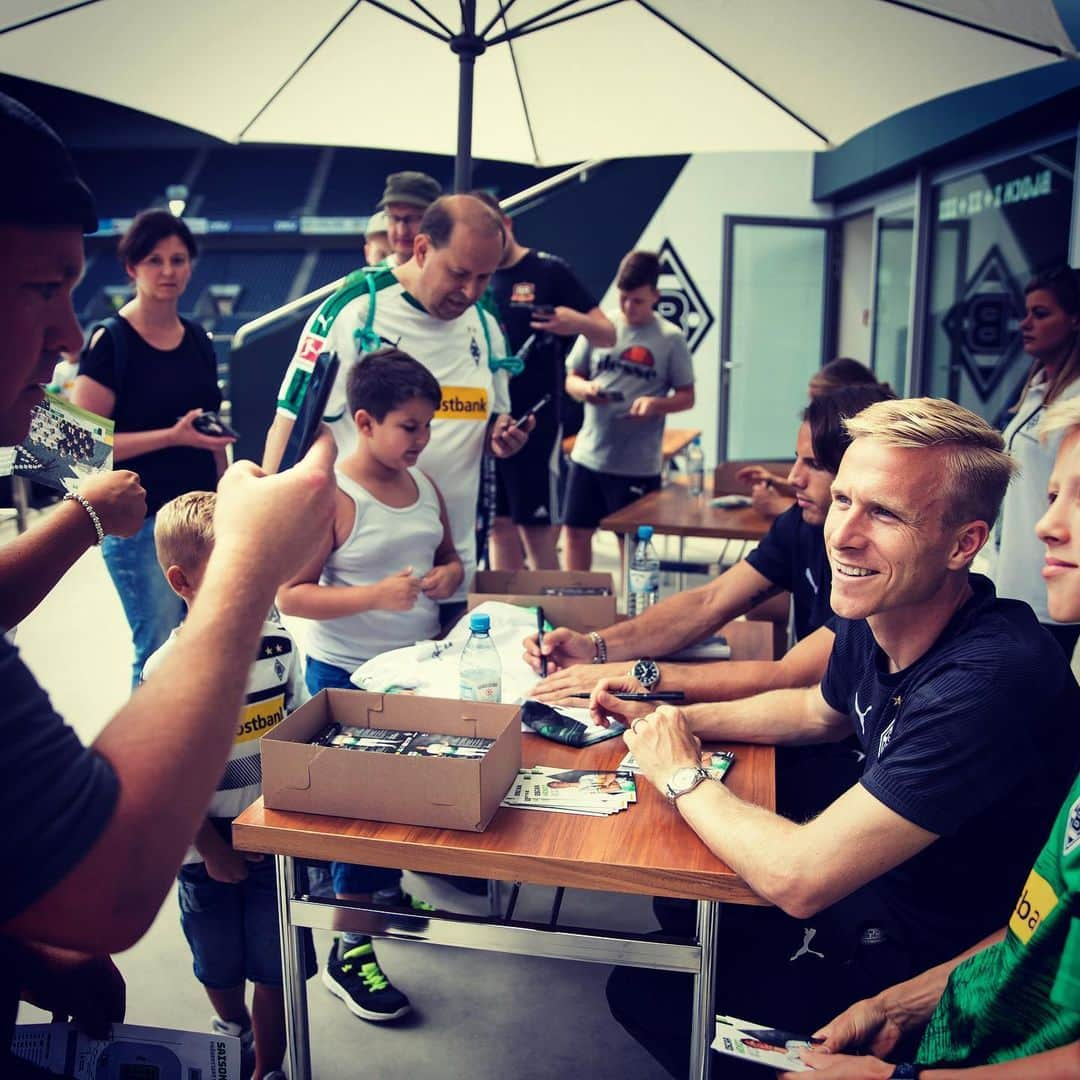 オスカル･ヴェントさんのインスタグラム写真 - (オスカル･ヴェントInstagram)「Saisoneröffnung 🐎⚽️ #borussia」8月5日 19時47分 - owendt_17