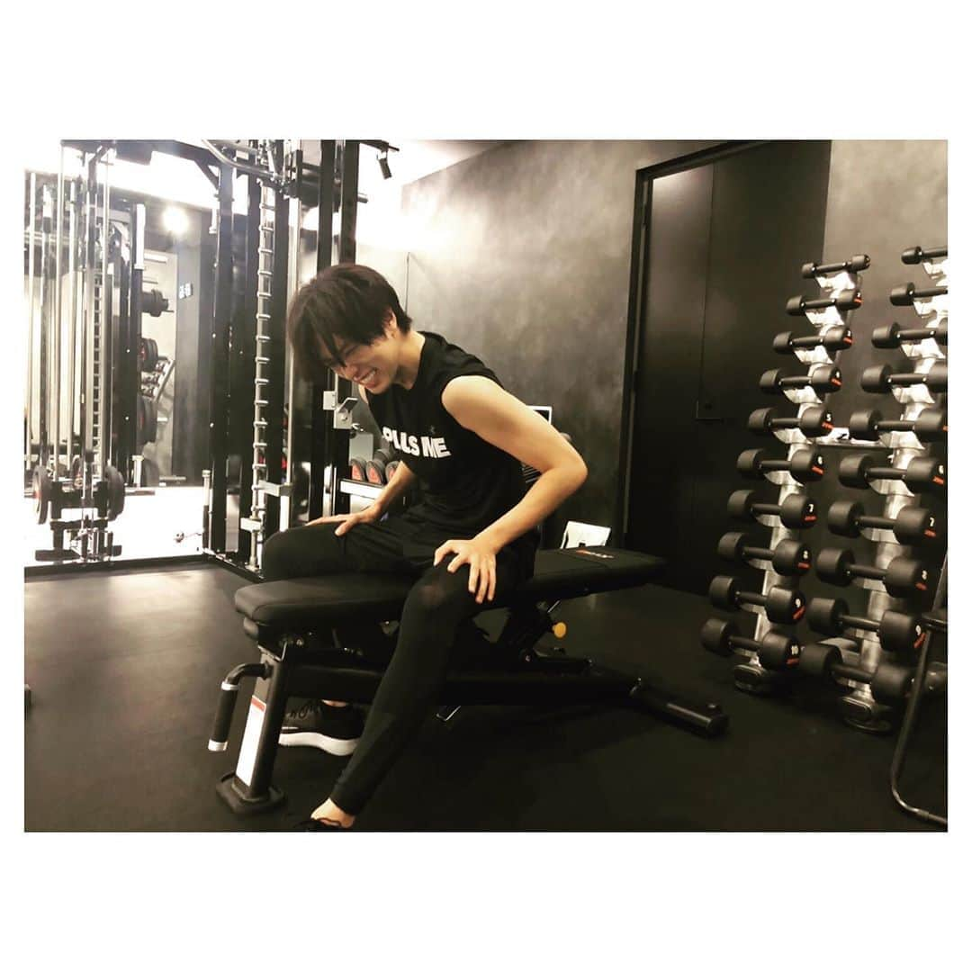 桐山漣さんのインスタグラム写真 - (桐山漣Instagram)「・ Workout🔥 #ハードめにやってもらい #うごけなくなりました #わらってます」8月5日 19時55分 - renn_kiriyama_official